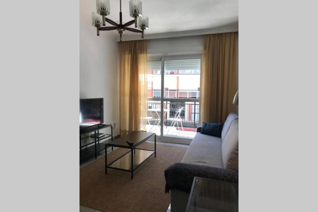AIRCON &amp; TERRACE IN TRIANA — Hotel in Seville