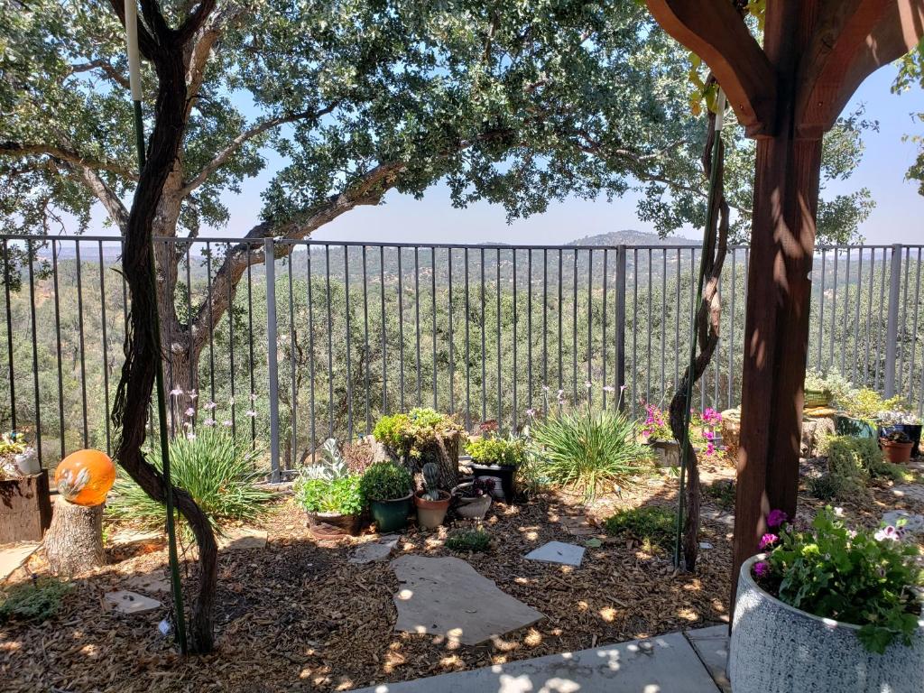 Yosemite Foothill Retreat - Private Guest Suite #2 photo