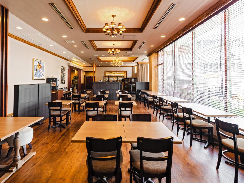 那霸阿扎特飯店 (Hotel Azat Naha)