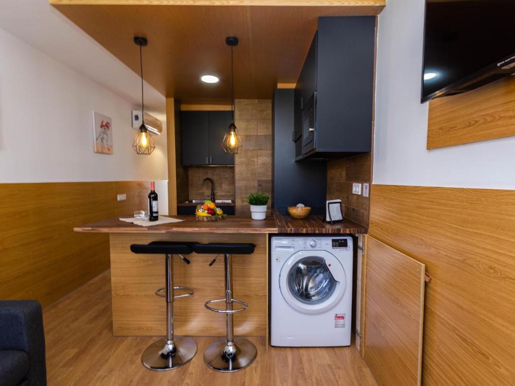 Swimsuit Friendly Holiday Home - 5