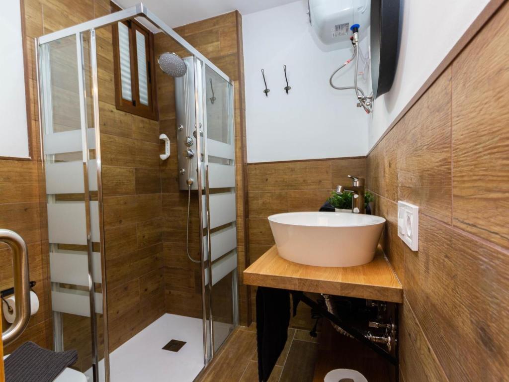 Swimsuit Friendly Holiday Home - 3