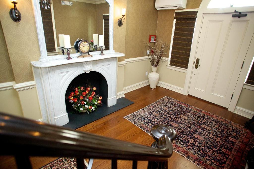 Norwalk Inn and Conference Center photo