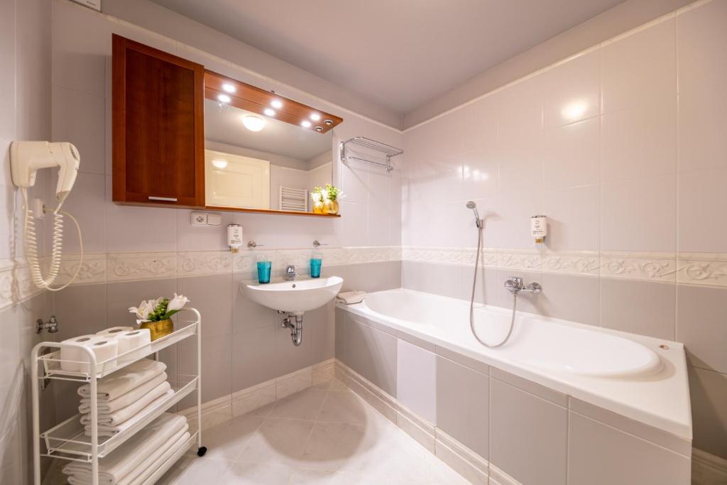 Lovely Prague Apartments - Truhlarska photo