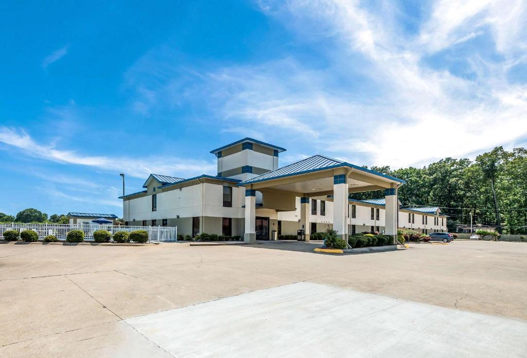 Quality Inn Jacksonville near Little Rock Air Force Base photo