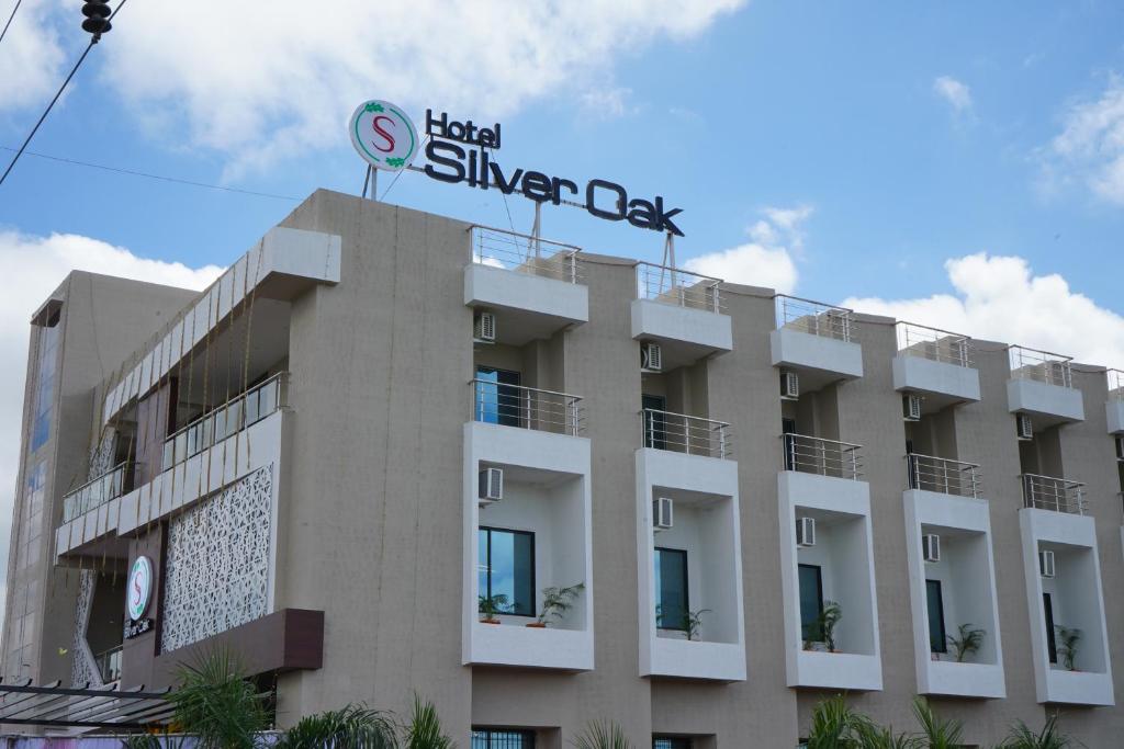 Hotel Silver Oak photo