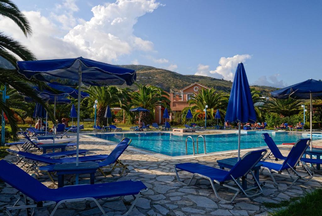 Efrosini Village — Swimming pool in Kateleios, Ionian Islands