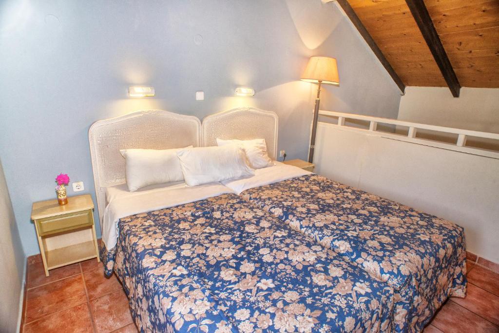 Efrosini Village — Hotel rooms in Kateleios, Ionian Islands