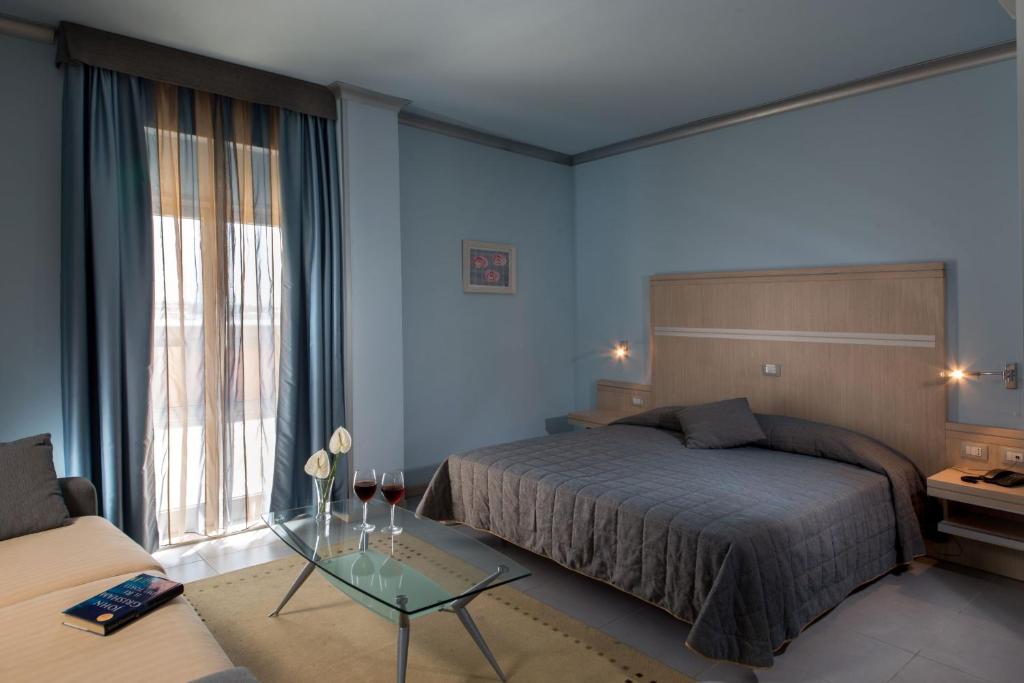 Hotel Mediterraneo Photo 14