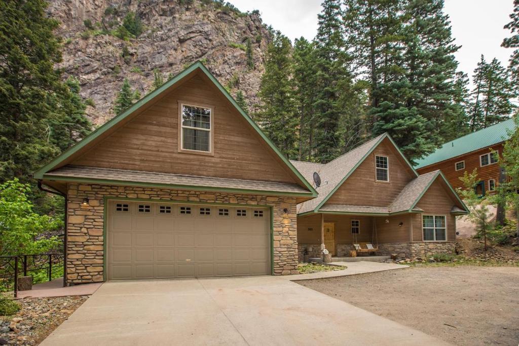 1925 Elkhorn Drive, Ouray