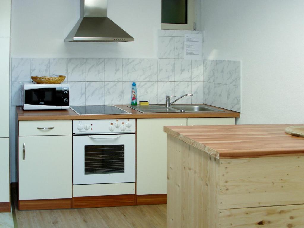 Apartment Haupthaus Schönblick - SVH118 by Interhome - 3