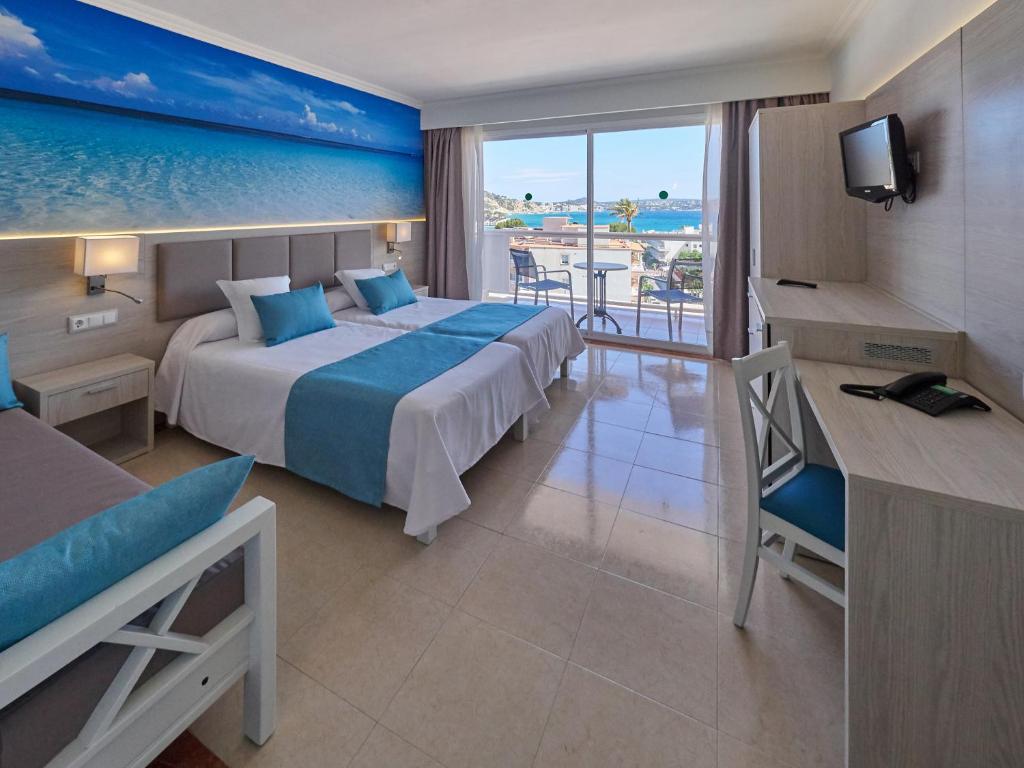 Aparthotel y Hotel Paguera Beach — Hotel rooms in Peguera, Balearic Islands