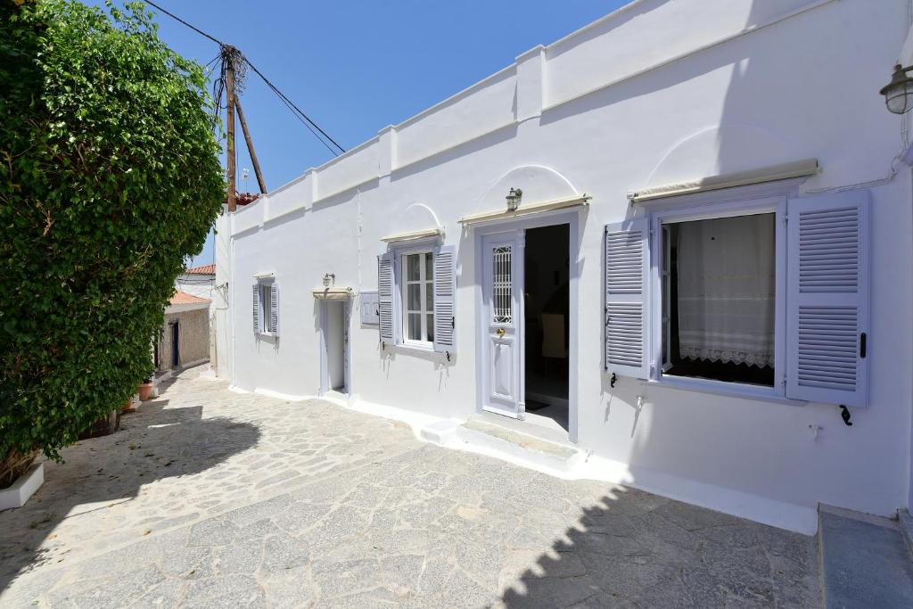 Arco I/ Downtown Rustic Apartment/4 min from port, Hydra