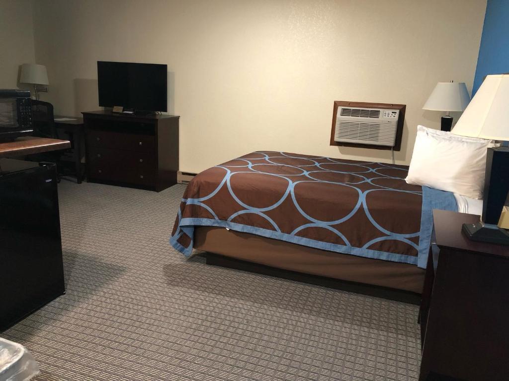 Amerivu Inn & Suites photo