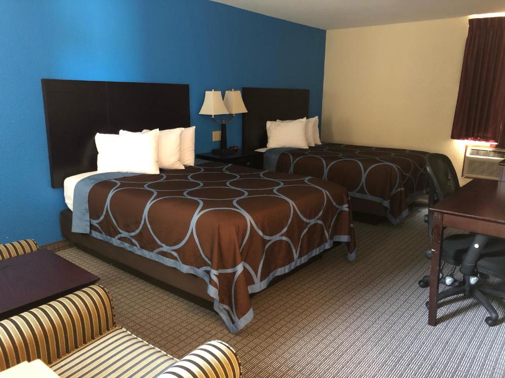 Amerivu Inn & Suites photo