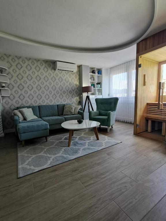 Lux Apartment with Sauna & Balcony - 2