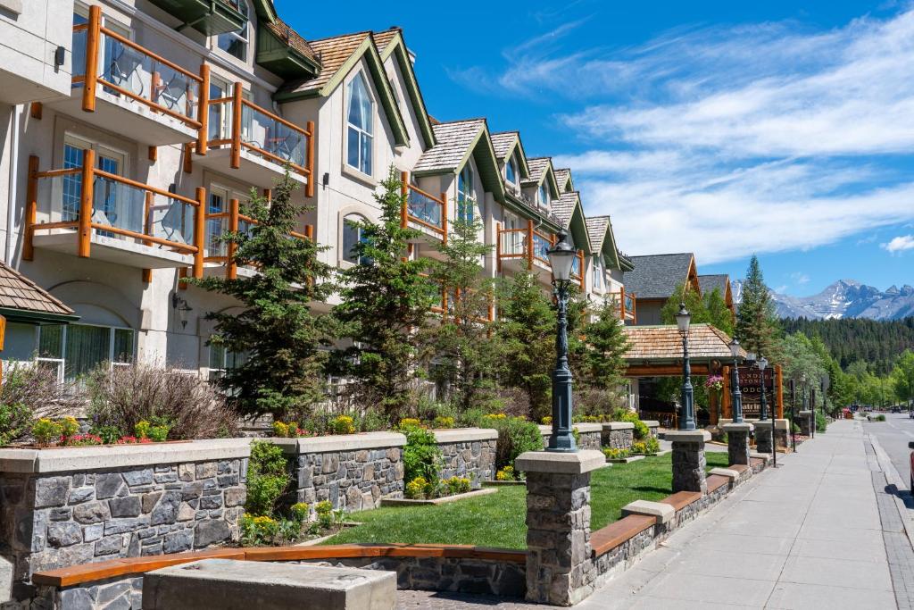 The Rundlestone Lodge, Banff