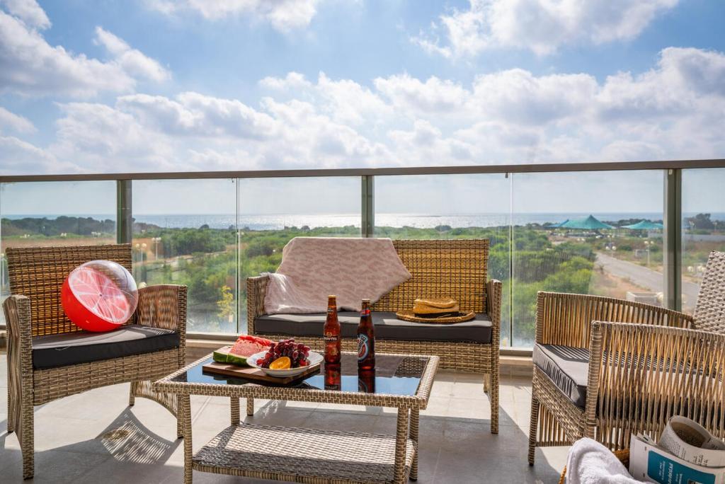 Panoramic Sea Views Coastal Escape by Sea N' Rent, Nahariyya