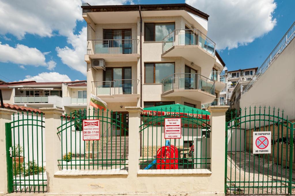 Апартамент Слънчев Ден, Balčik