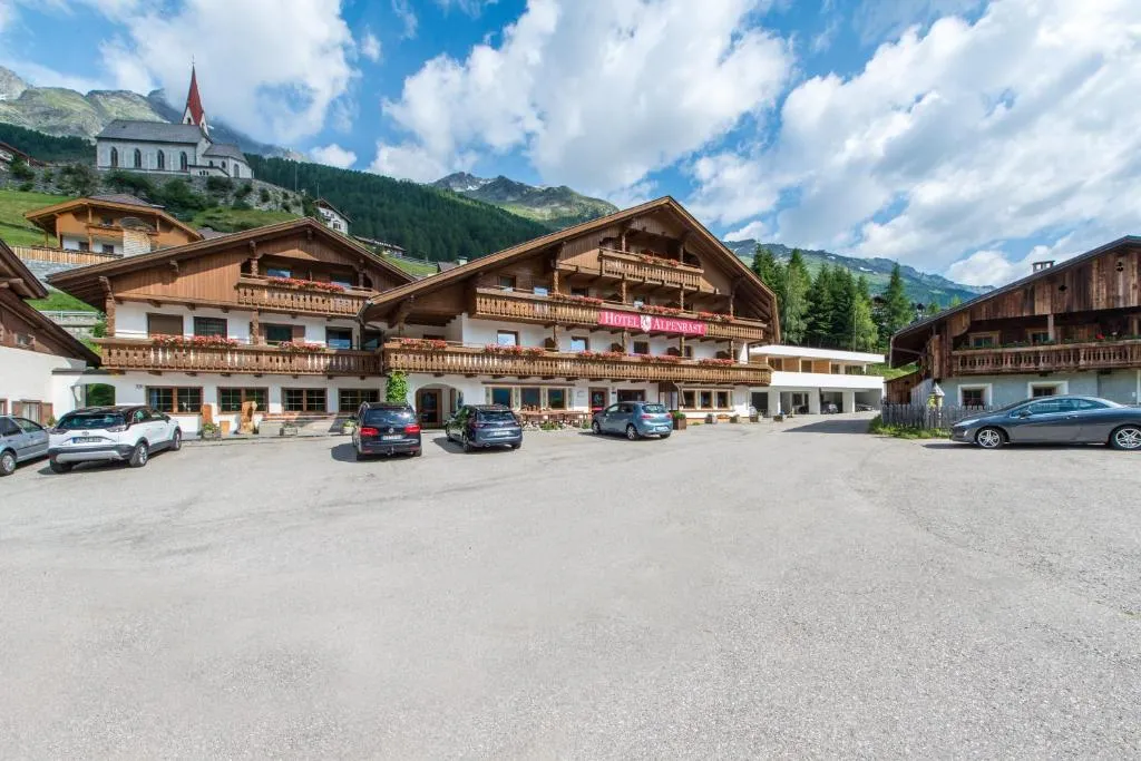Hotel Alpenrast, hotel in Riva di Tures