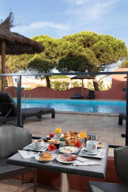 The Originals City, Relax'Otel & Spa, Le Barcarès, hotel in Le Barcarès