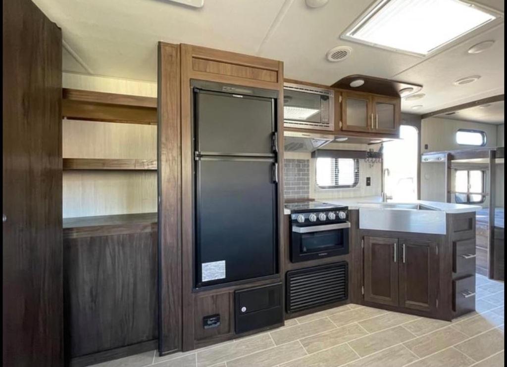 2020 Camper fully hooked-up at St. George RV Park! photo