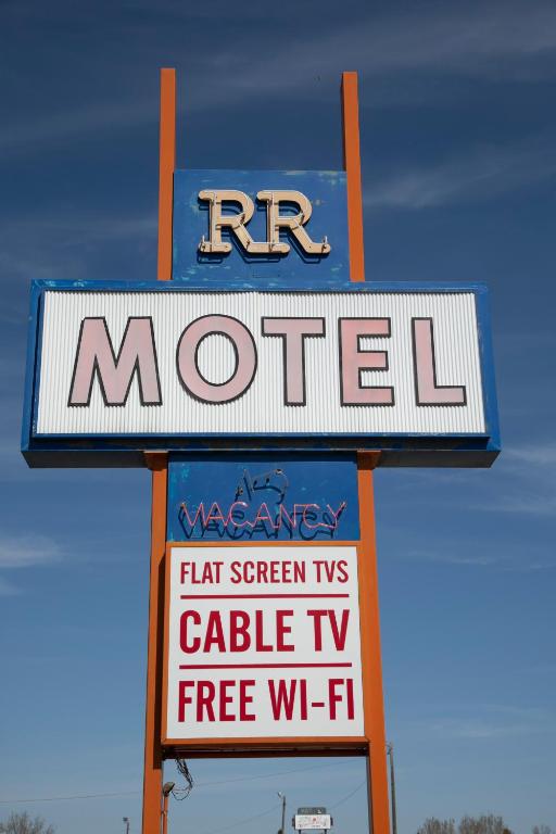 R&R MOTEL, Harvey