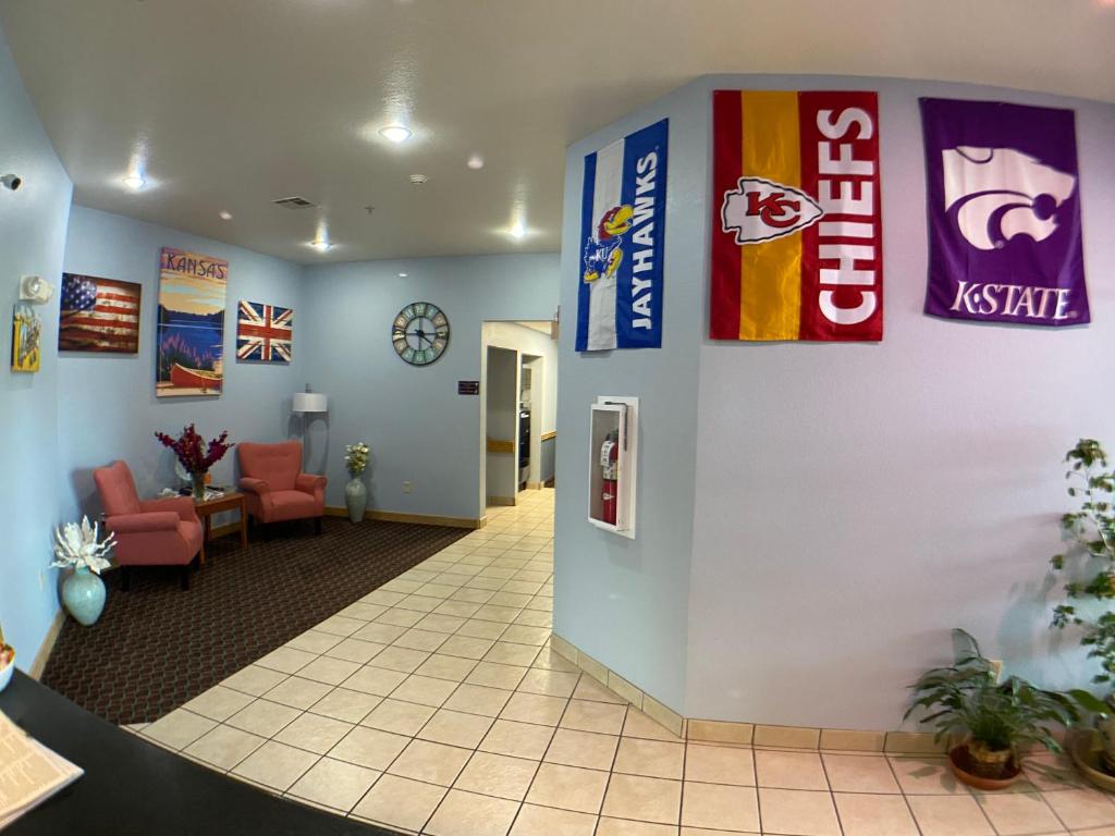 Garnett Hotel & RV Park photo