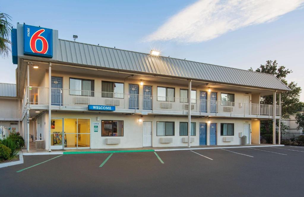 Motel 6-Woodland, CA Sacramento Airport — Hotel in Woodland (CA)