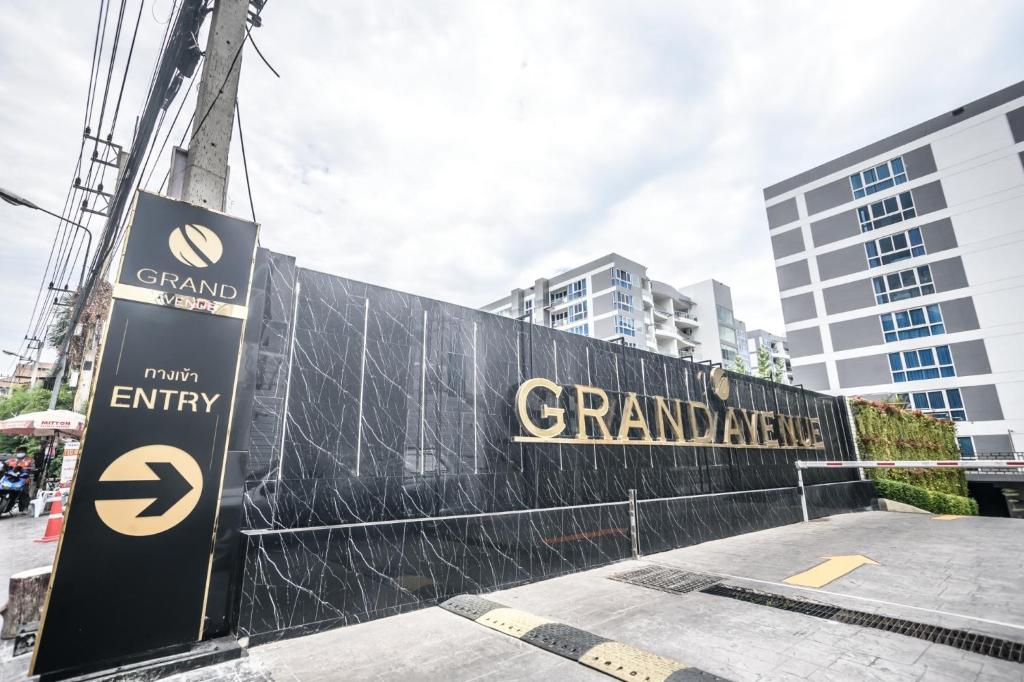 Grand Avenue Condo Pattaya - Exquisite Condo photo