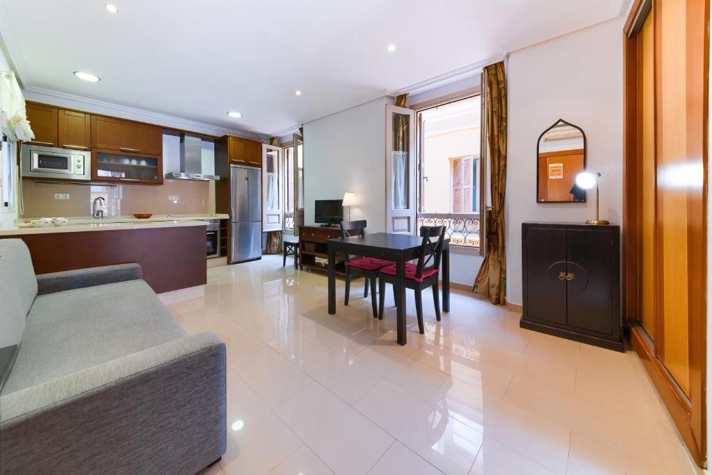 Holidays2Malaga Lazcano High Wifi & French balcony - 4