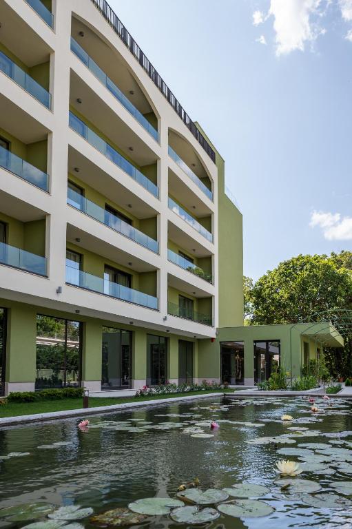 Romance Hotel and Family Suites — Obiekt in Święty Konstantyn i Helena, Region Warna