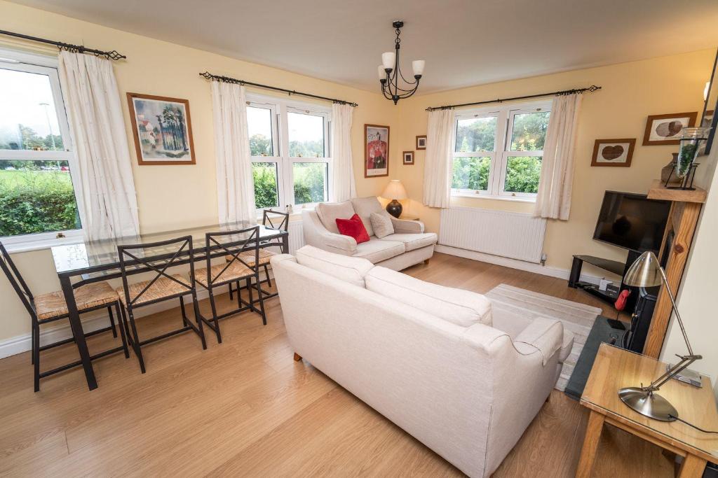 11 Howrah's Court, Keswick