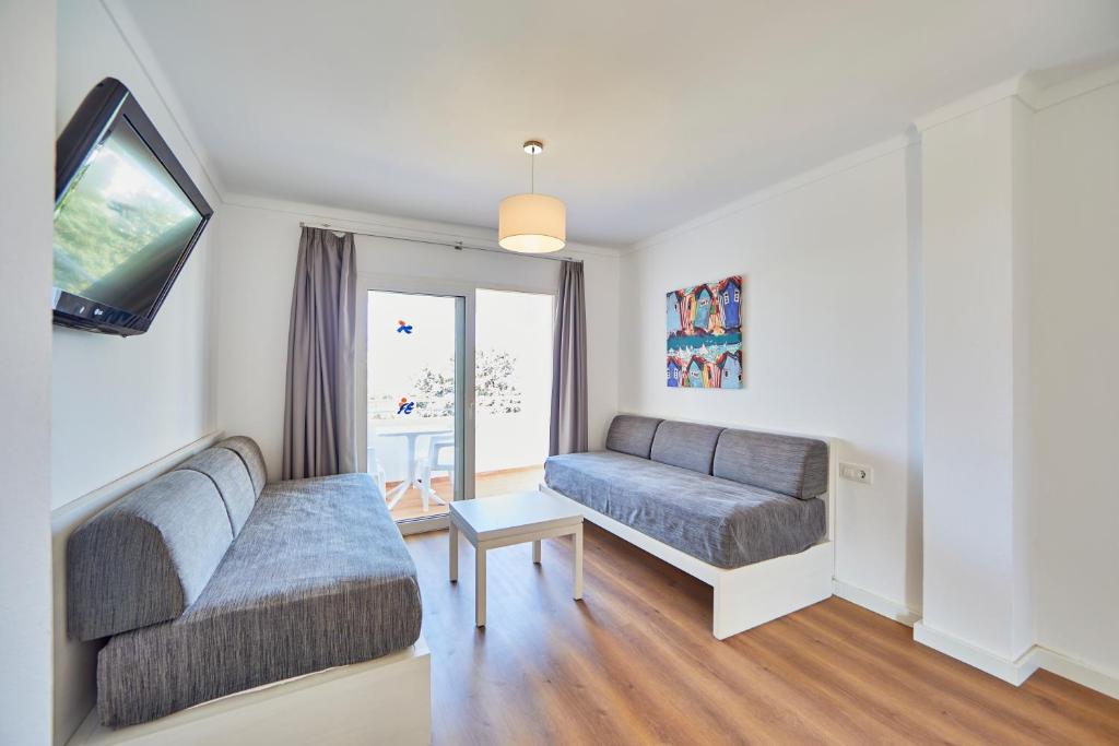 OLA Apartamentos Cala d'Or — Hotel rooms in Cala d´Or, Balearic Islands