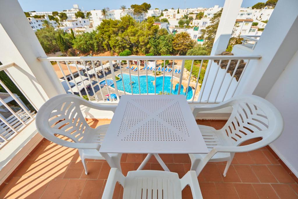 OLA Apartamentos Cala d'Or — Swimming pool in Cala d´Or, Balearic Islands