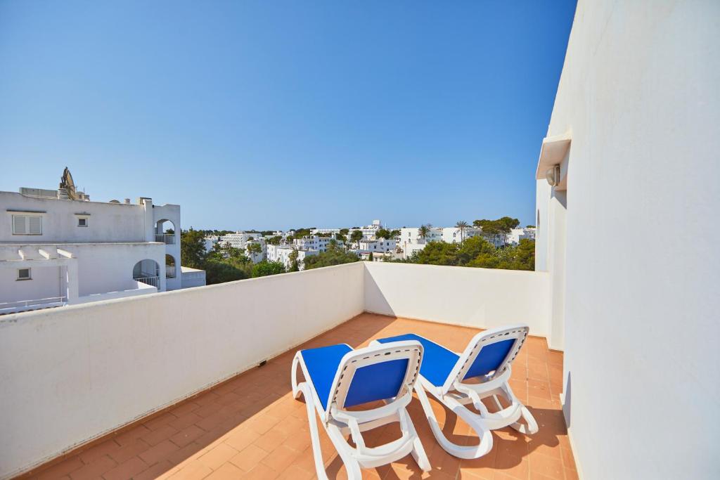 OLA Apartamentos Cala d'Or — Hotel building in Cala d´Or, Balearic Islands