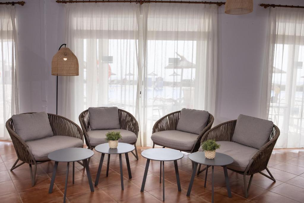 RVHotels Sea Club Menorca — Hotel rooms in Cala'n Blanes, Balearic Islands