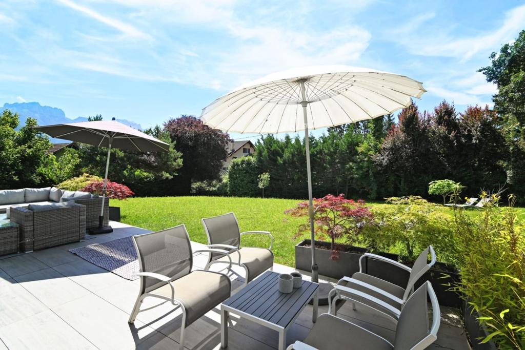 Charming villa with pool lake view 10 minutes from the city center - 5