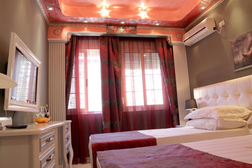 Hotel Villa Fernando Tirana photo