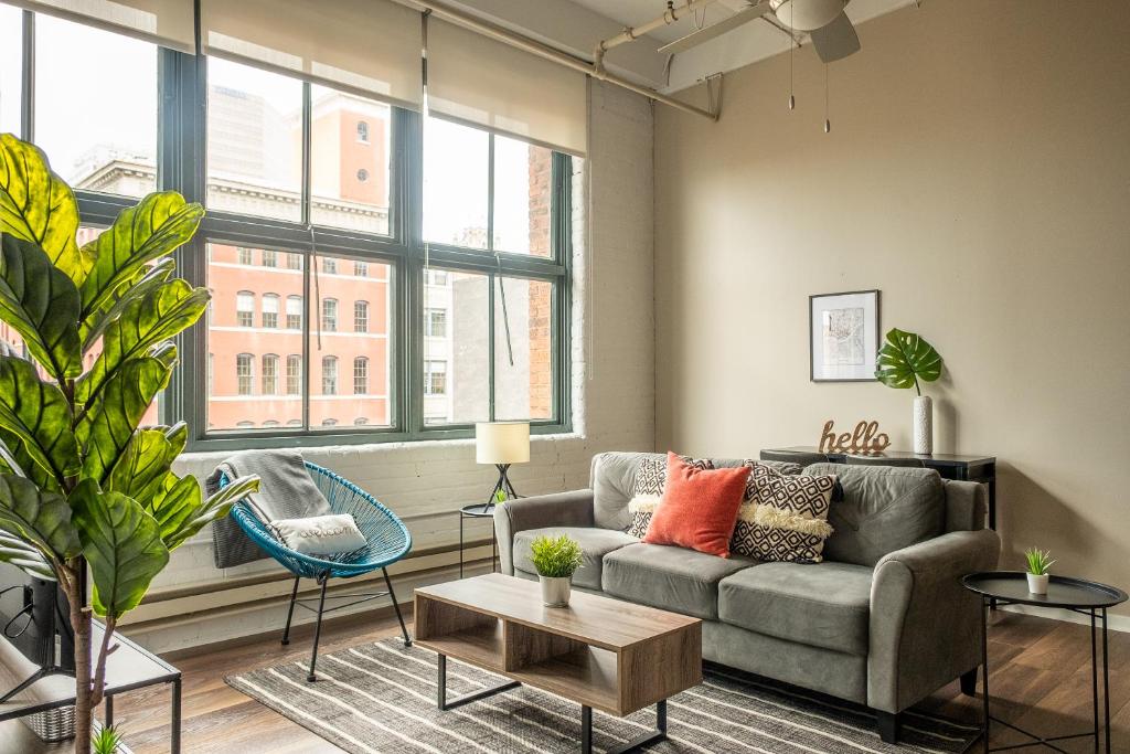 FRONTDESK East 8 Loft Apts Downtown Cincinnati — Hotel in Cincinnati (OH)