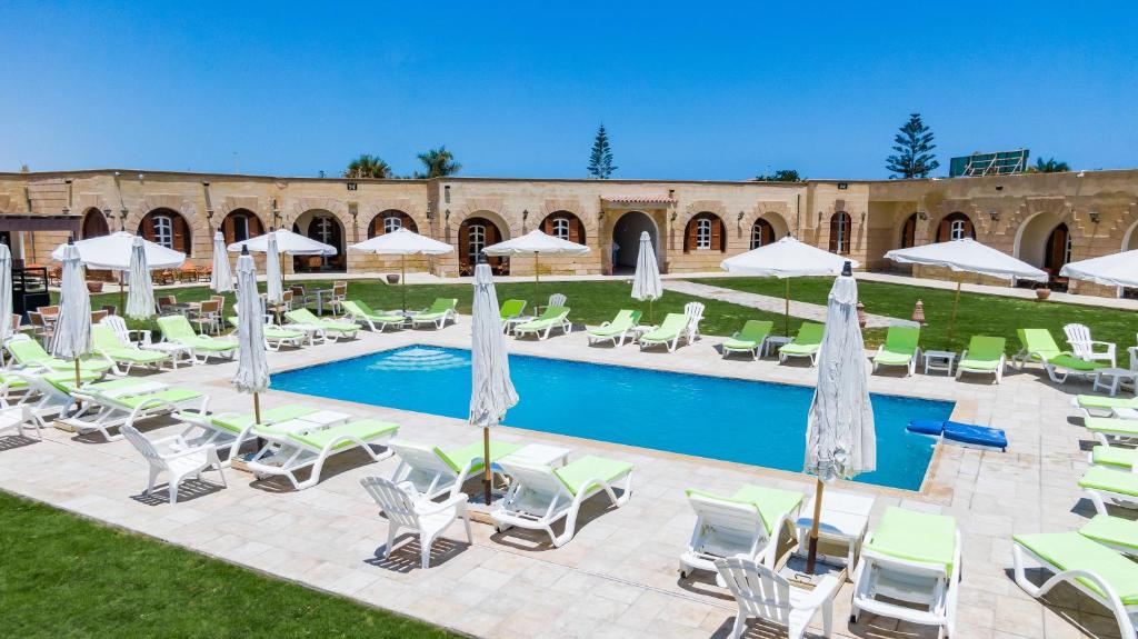 Golden Lake Marina Hotel — Hotel in El Alamein