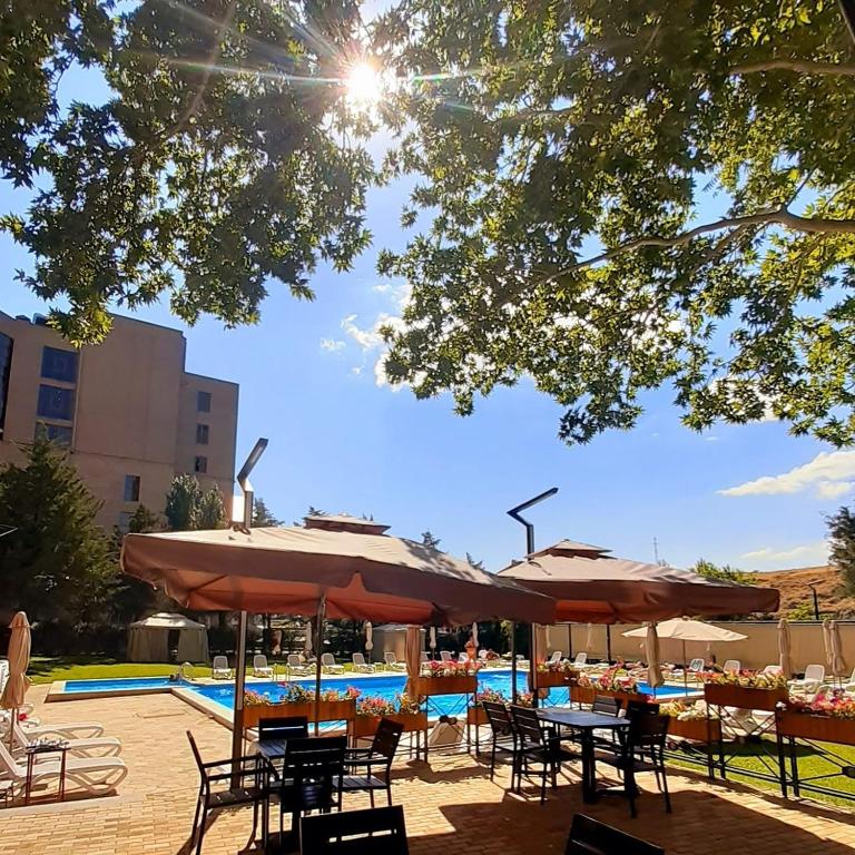 President Hotel by Hrazdan Hotel CJSC photo