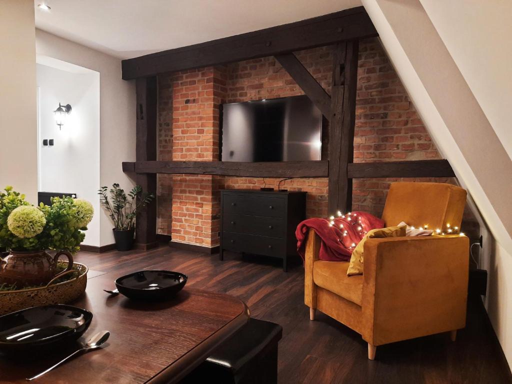 Ceglana i Witrażowa Komnata, Toruň