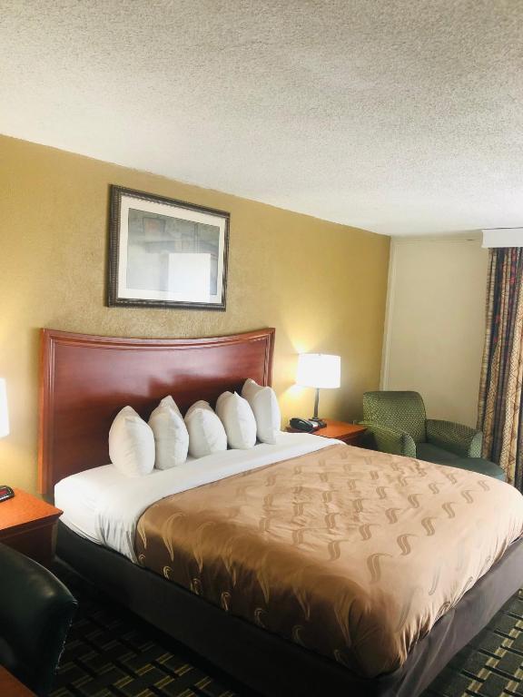 Quail Inn and Suites photo