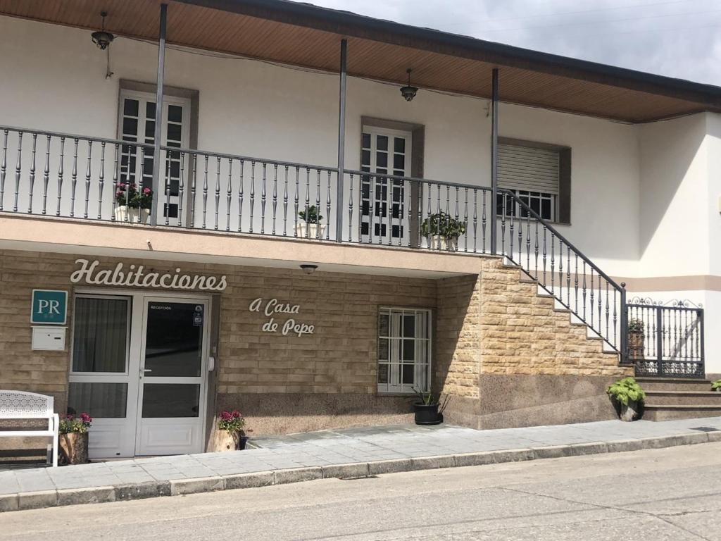 Habitaciones A Casa de Pepe — Hotel in Triacastela