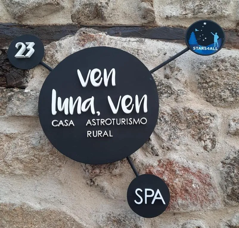 VEN LUNA, VEN Casa-SPA Astroturismo rural TR-CC-00361, hotel in Casas del Castañar