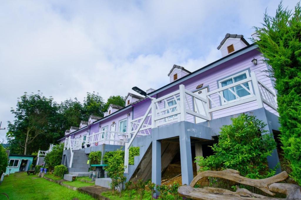 Gypsy Resort photo