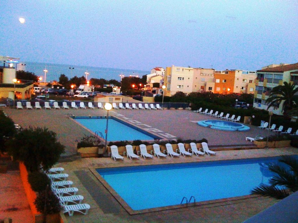 Bord de plages, 2 piscines, transats, pataugeoire, Cap d'Agde