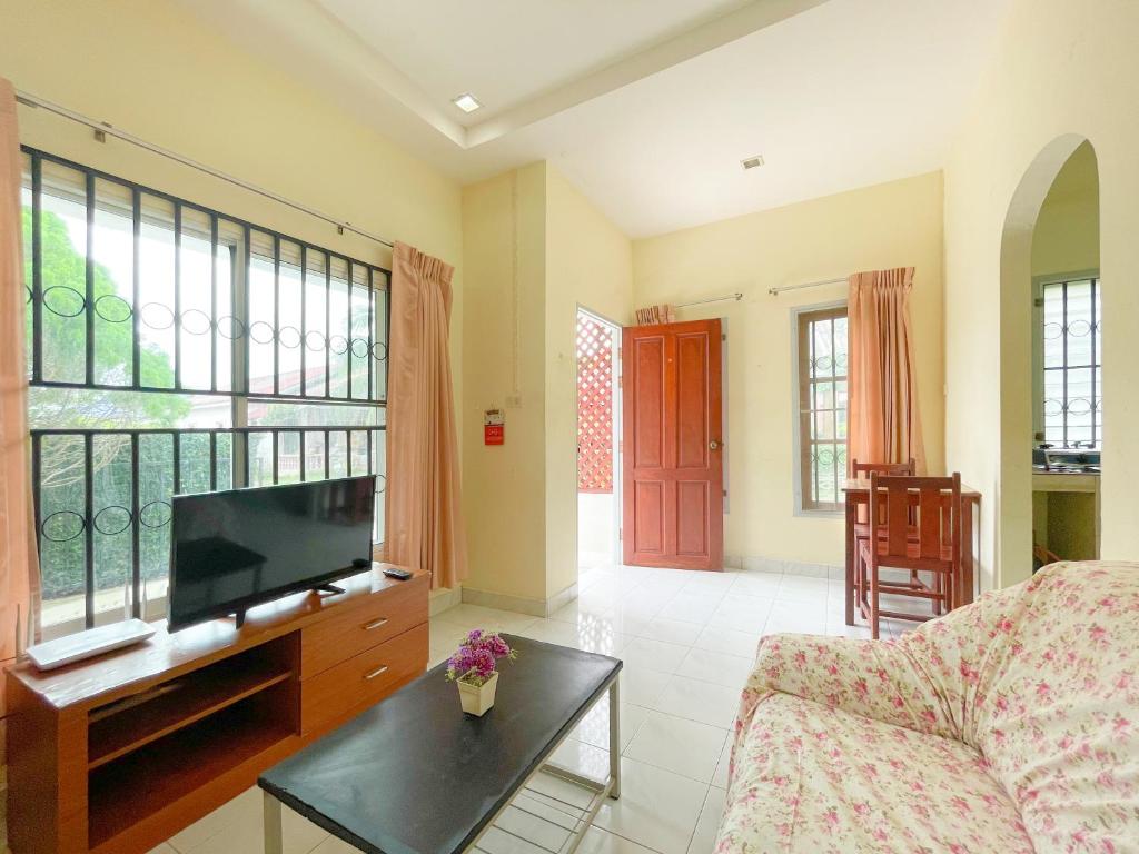 Beach Village House CH2 photo