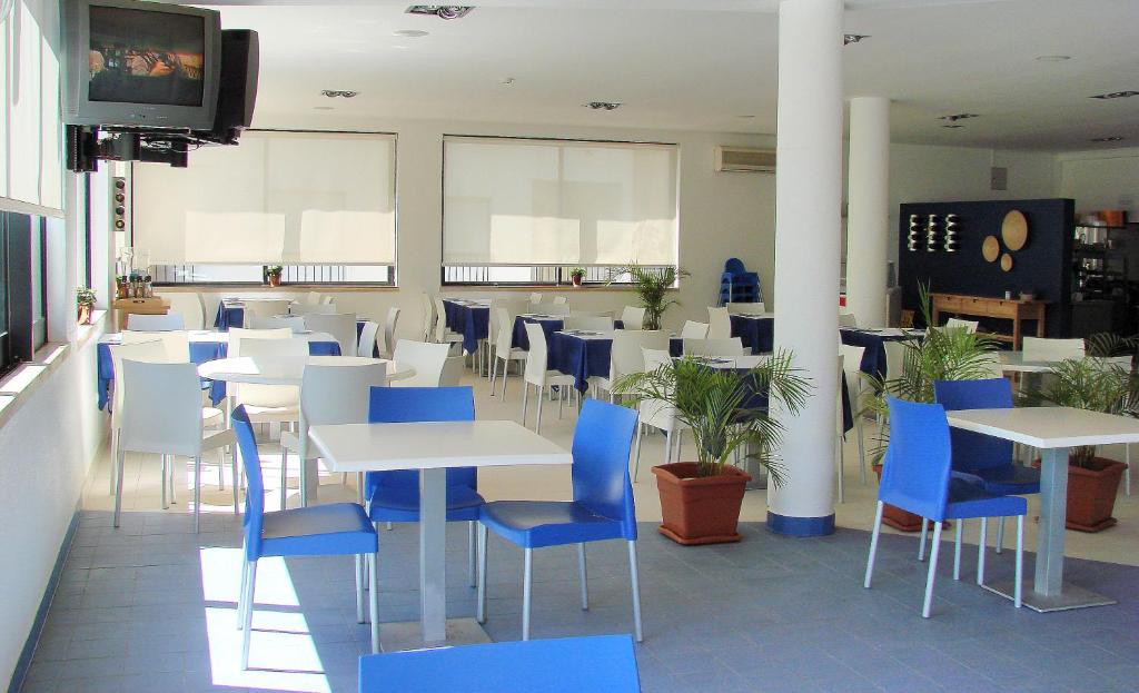 Clube Alvorférias — Restaurant & bars in Alvor, Faro