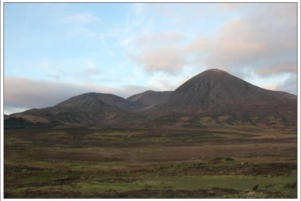 Tigh na h'aibhne, Broadford